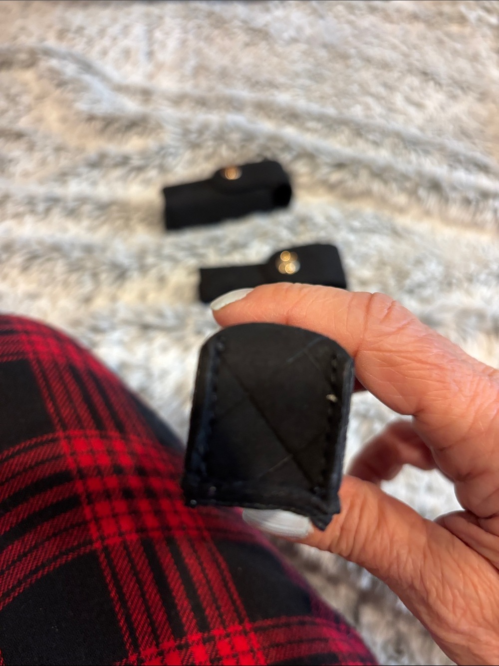 Chanel Velvet Lipstick Case-Luxury Quilted Black with Gold Button - Picture 6 of 6